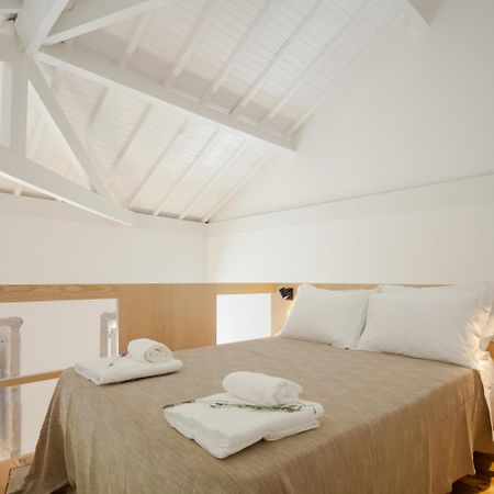 Gateway House Studio Apartments ギマランイス エクステリア 写真