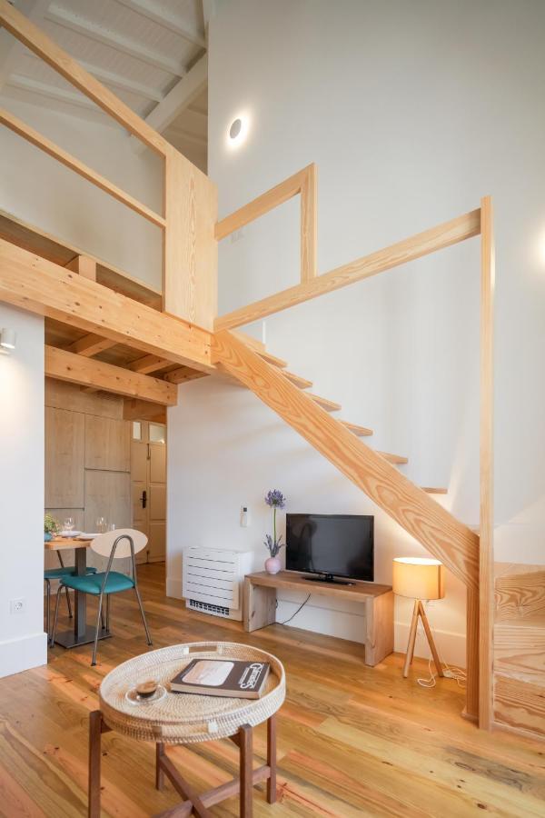 Gateway House Studio Apartments ギマランイス エクステリア 写真