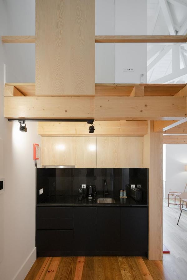Gateway House Studio Apartments ギマランイス エクステリア 写真