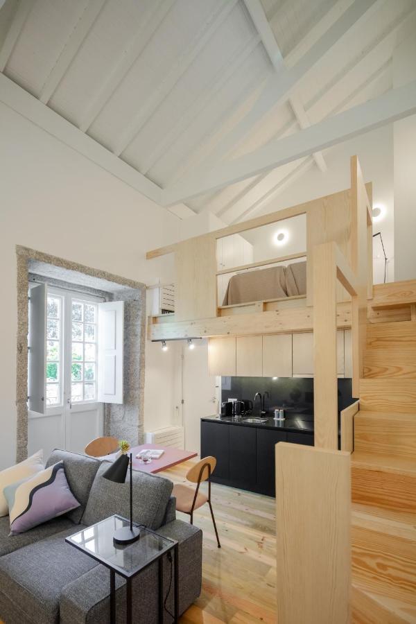 Gateway House Studio Apartments ギマランイス エクステリア 写真